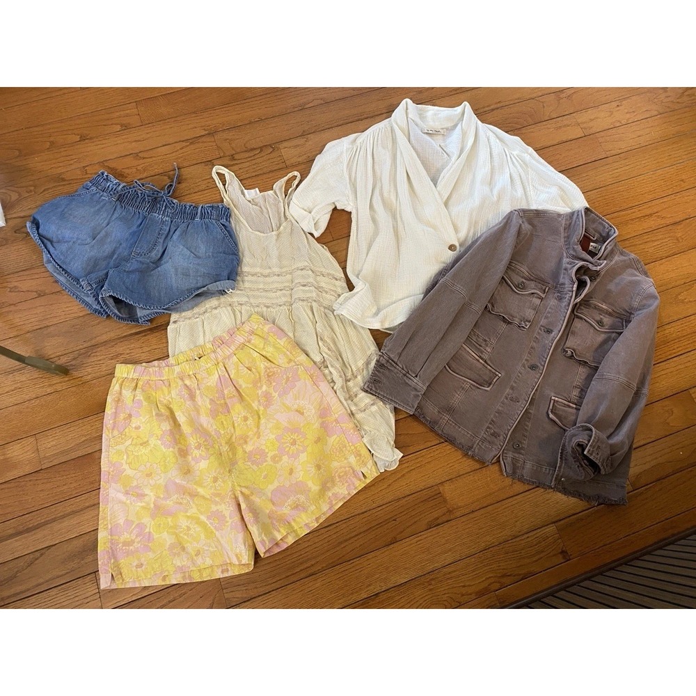 Free People Lot Of 5 Jackets, Tops, Shorts Size Small